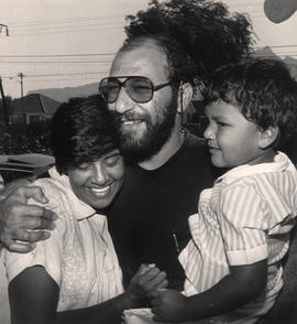 Trevor Manuel with his wife Lynne and 2-year old son Govan, after his release from detention