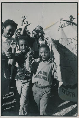 Children in 'Free Mandela' protest