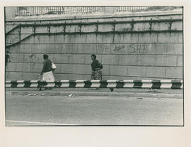 Political slogan graffiti for and against ANC
