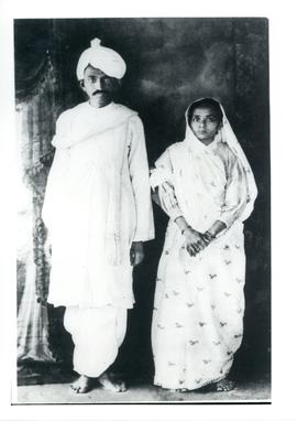 Mahatma Gandhi with his wife Kasturba on their return to India from South Africa
